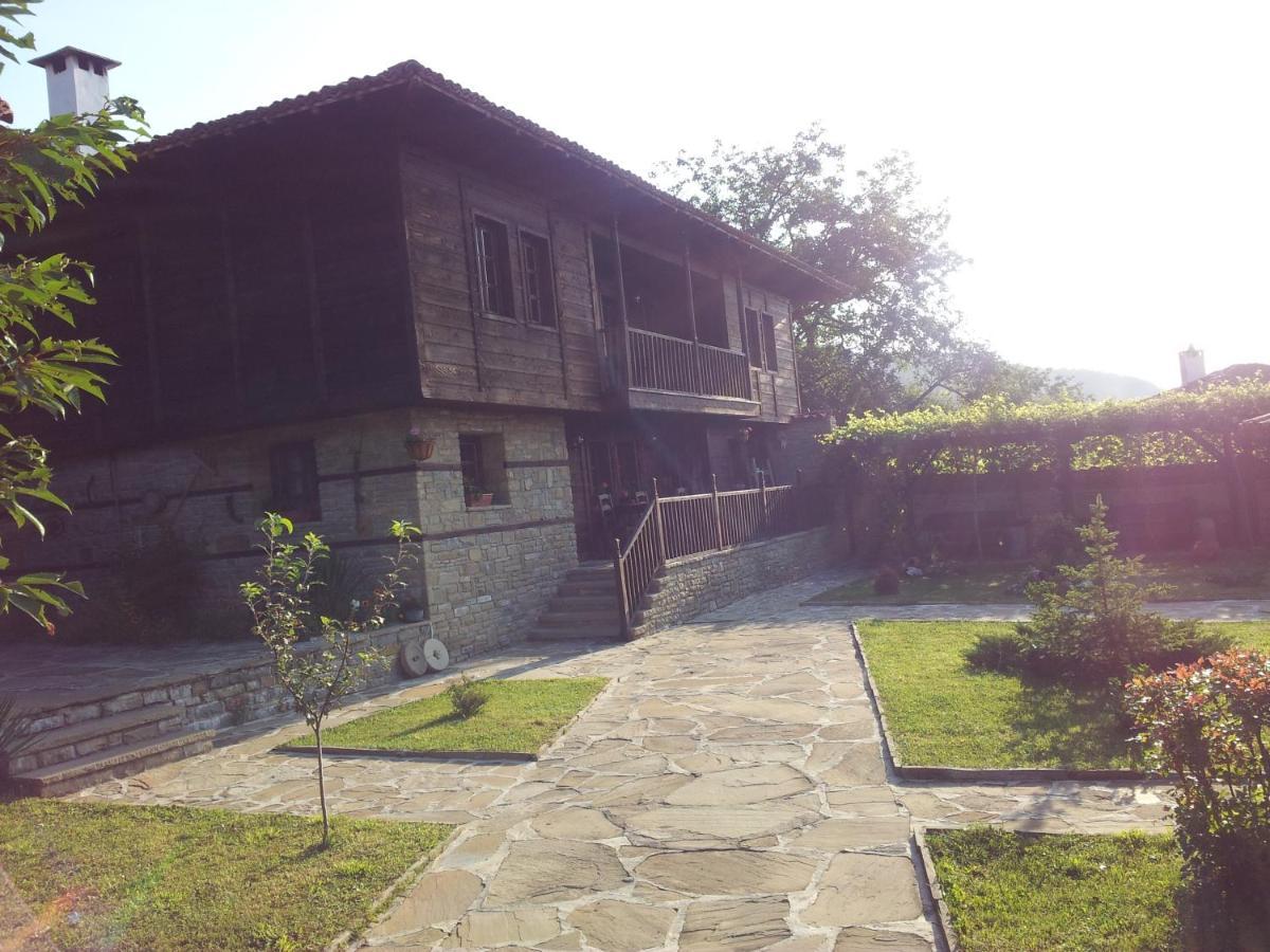Кьща За Гости Свети Никола Hotel Zheravna Ngoại thất bức ảnh