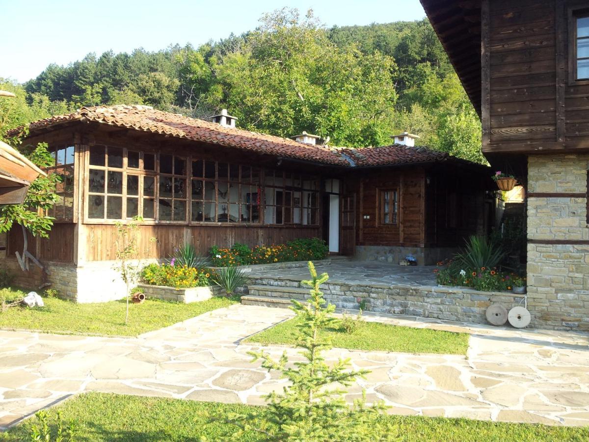 Кьща За Гости Свети Никола Hotel Zheravna Ngoại thất bức ảnh